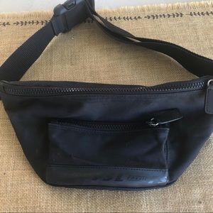 fossil rooney waist bolsa